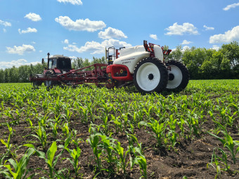 Аппликатор-растениепитатель жидкими удобрениями AP-3000/4000